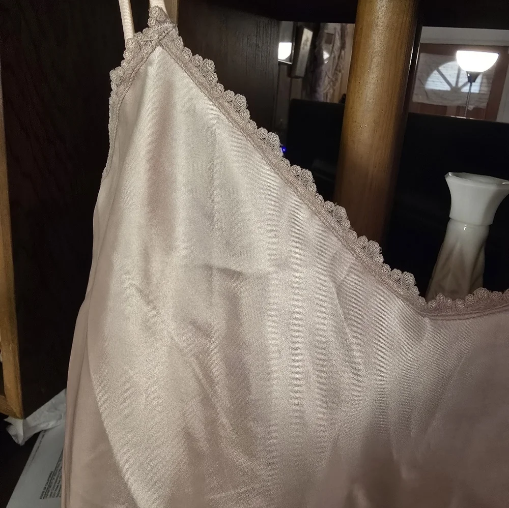 Lady Carmen Vintage Elegant Pink Lace Trim Slip Dress